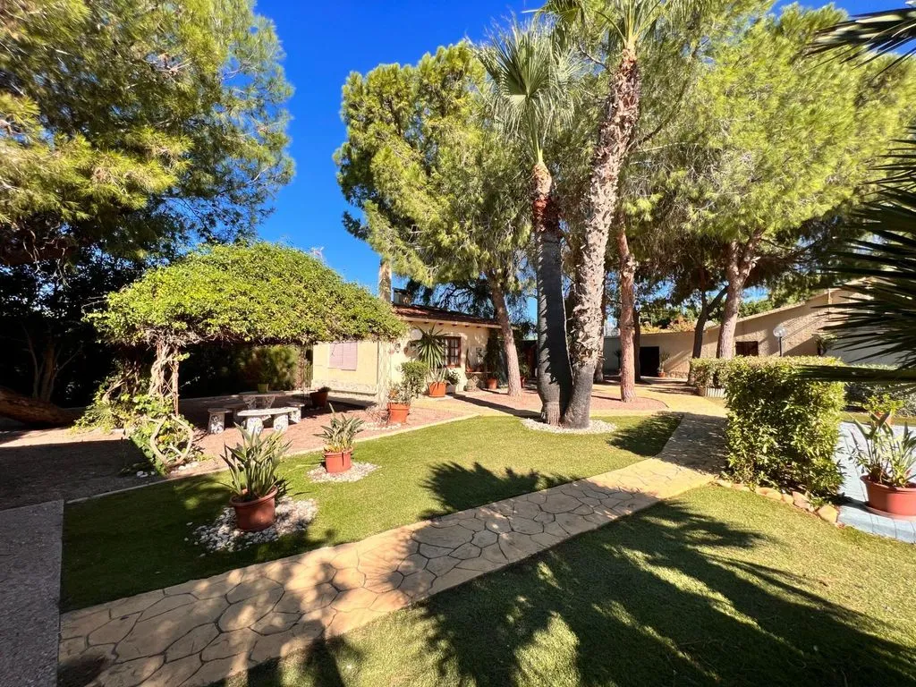 Aed - Detached House with Pool in Elche