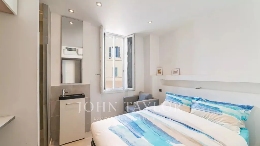 Chambres - Appartement avec Vue Mer dans le Vieux Port de Cannes