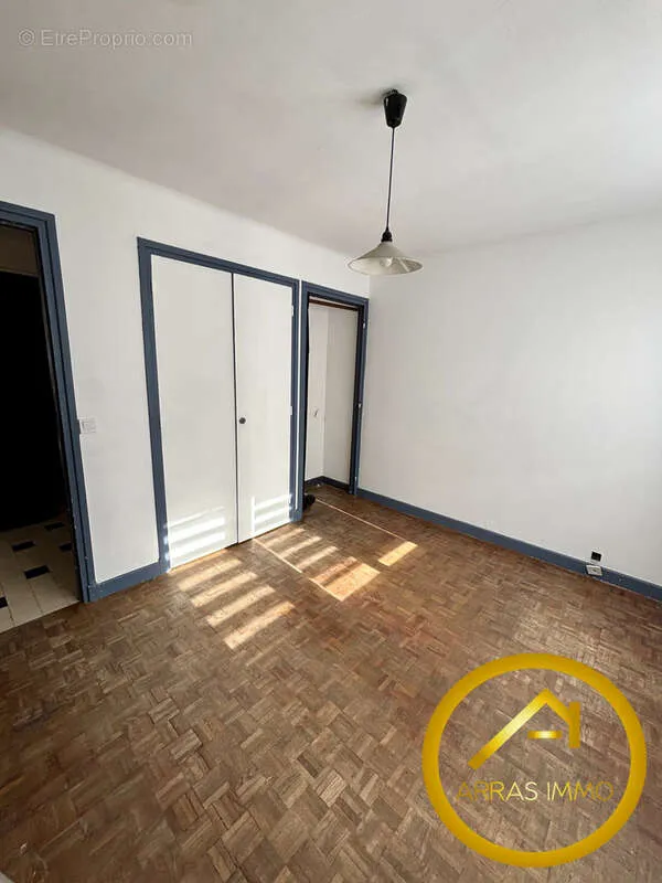 Pièces - Immeuble de Rapport avec Local Commercial à Arras