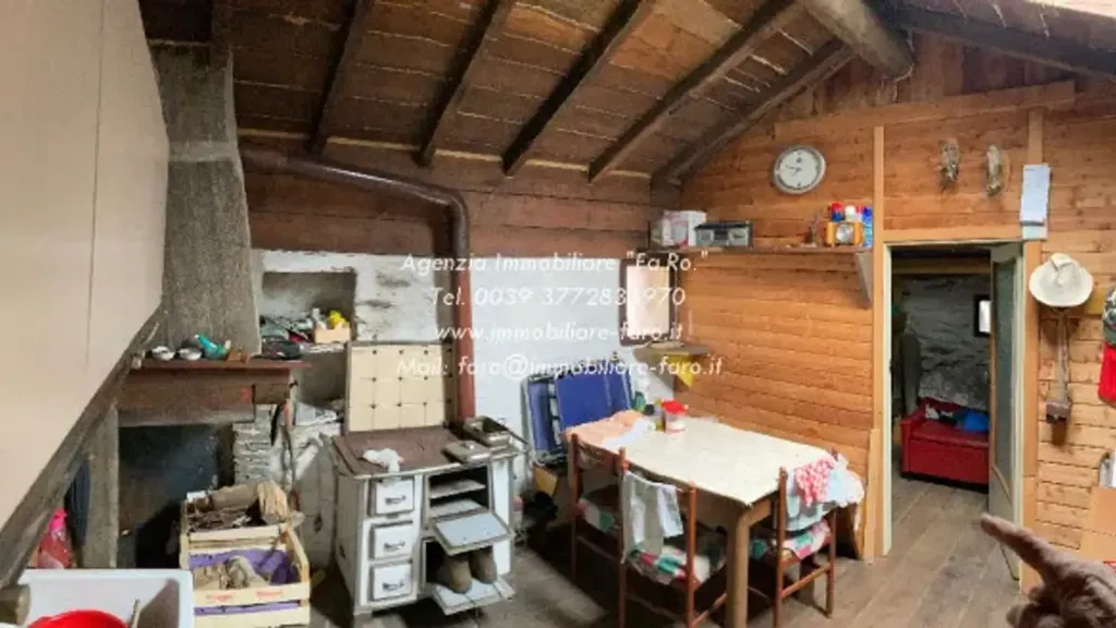 Salle à manger - Mountain Cottage with Solar Panels in Valle Cannobina