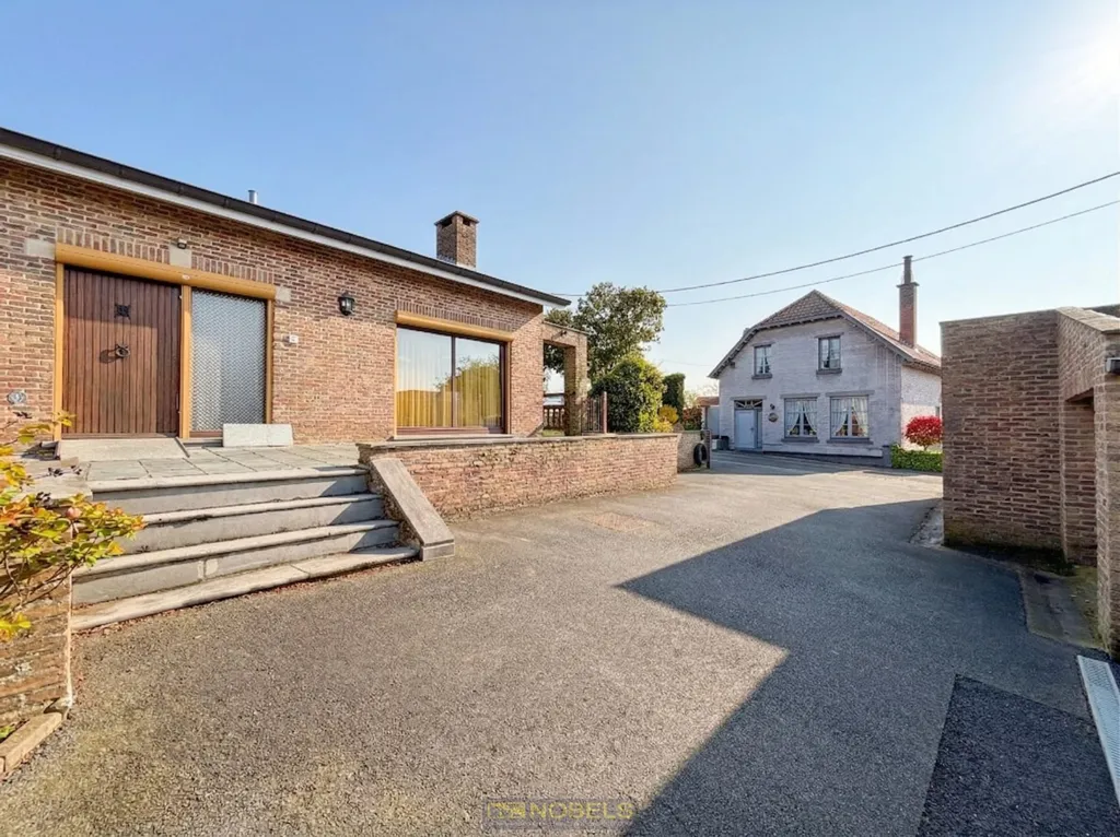 Extérieur - Maison avec 3 Garages dans un Cadre Rural à Horebeke