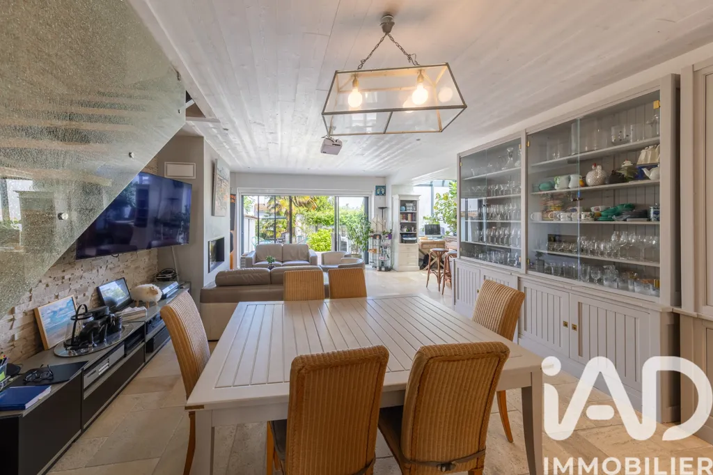 Salle à manger - Villa rénovée avec vue mer à Saint-Martin-de-Ré