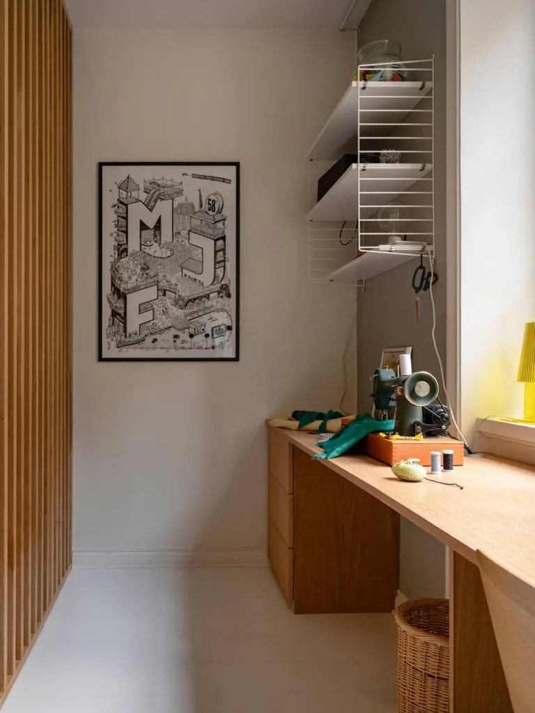Kabinet - Charming Two-Bedroom with South-Facing Balcony in Söder
