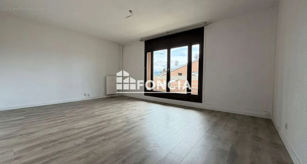 Rooms - Traversing Flat with Balcony in Thonon-les-Bains