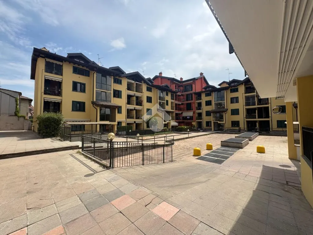 Jardin - 3-Room Apartment with Loggia in Landriano