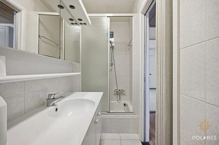 House with Separate Ground Floor Unit in Centre
