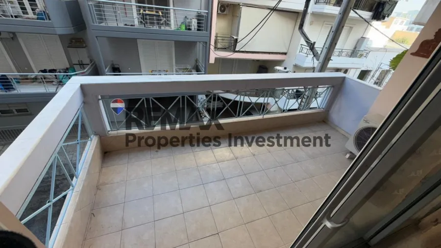 Balcon - Bright Apartment with Balcony in Kastella, Piraeus