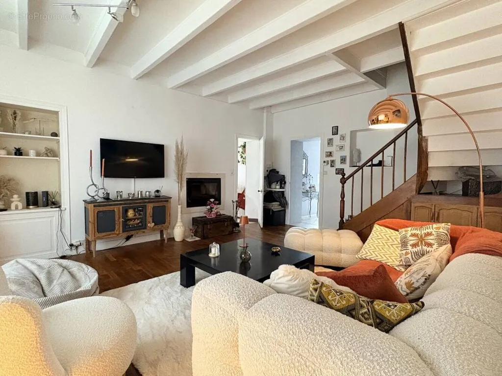 Elutuba - Charming Stone House in Centre-Bourg