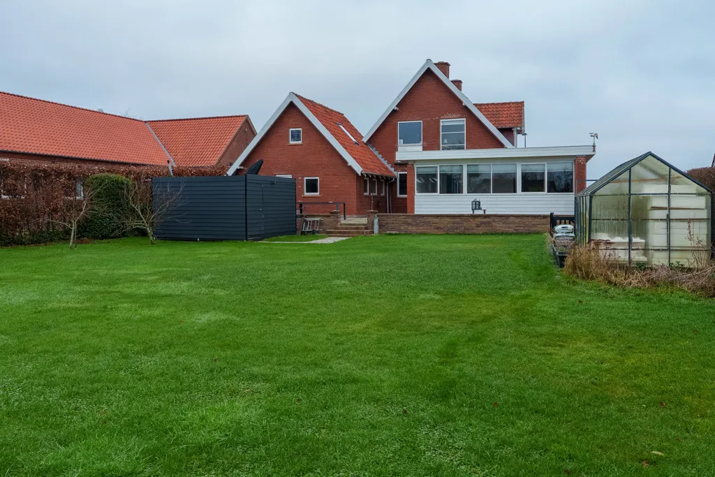 Aed - 1950s Villa with Garden in Fredericia