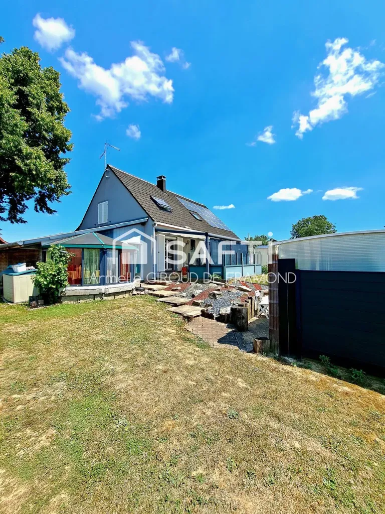 Jardin - Maison avec Piscine et Jacuzzi à Saint-Bernard