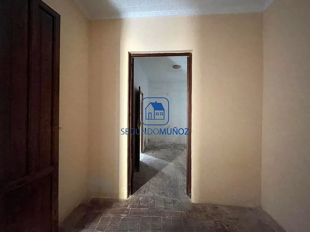 Entrée - Traditional Adosada for Renovation in Mazarrón