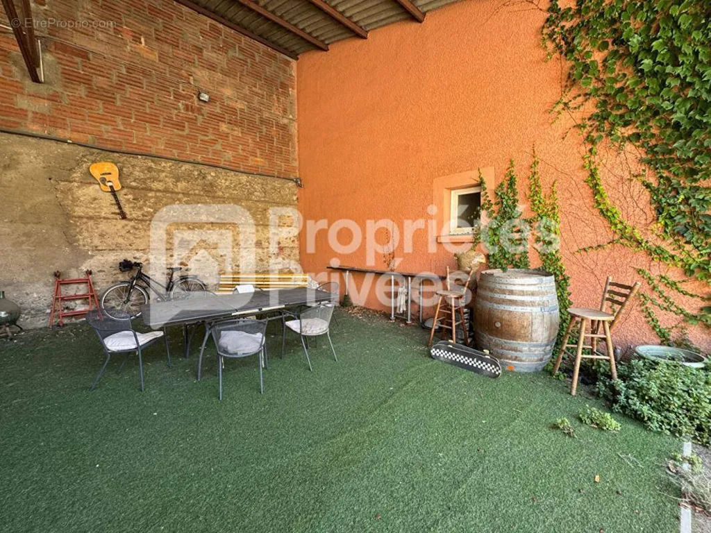 Giardino - Individual House with Large Outdoor Space in Perpignan Centre