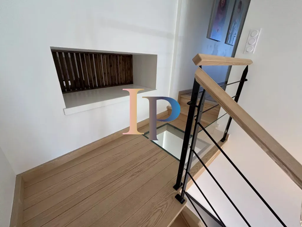 Pièces - Maison en Pierre Rénovée avec Piscine près de Charlieu