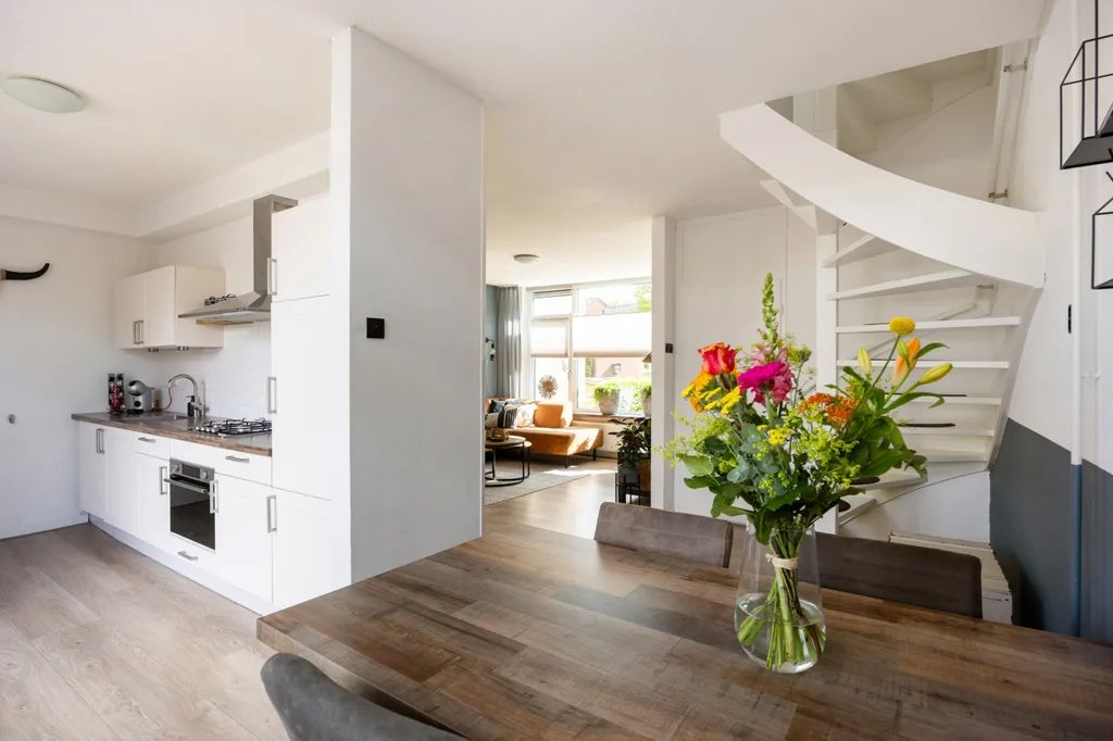 Söögituba - Modernised Semi-Detached House with Garden in Marum