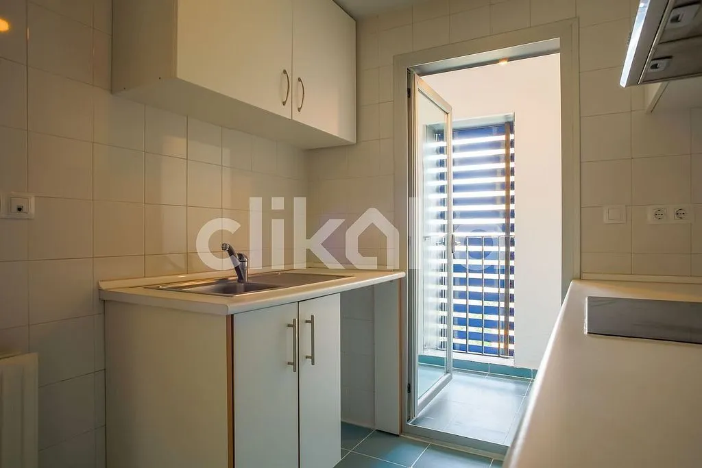 Kitchen - 1-Bedroom Flat with Elevator in Ensanche de Vallecas