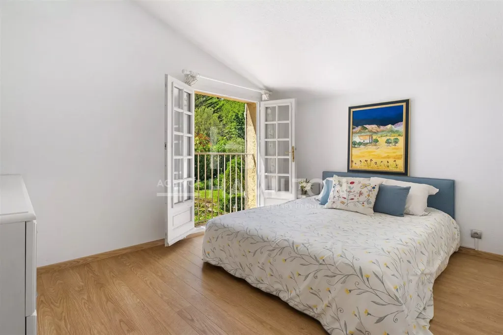Chambres - Villa Luxueuse avec Piscine à Châteauneuf-Grasse
