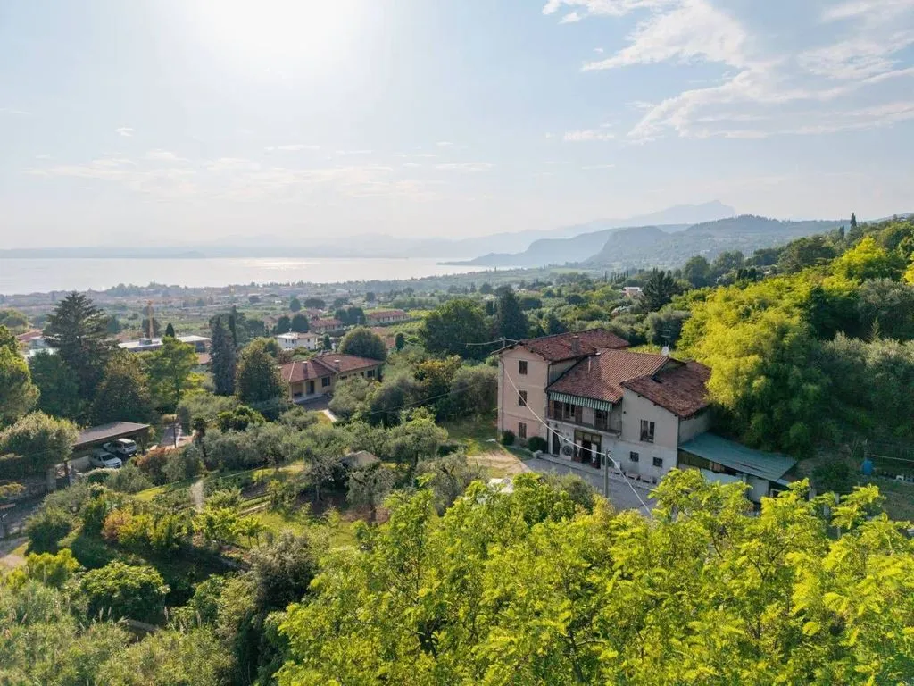 Õhuvaade - Historic Rustic House with Lake View in Bardolino