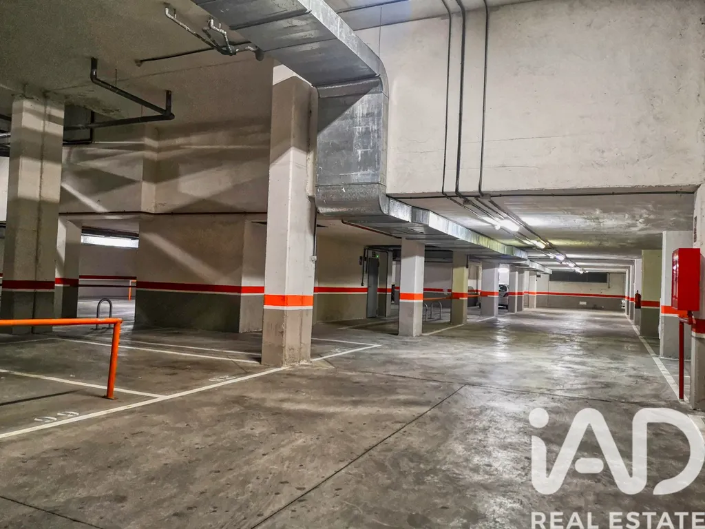 Garaaž - Garage with Pool Access in Alcobendas