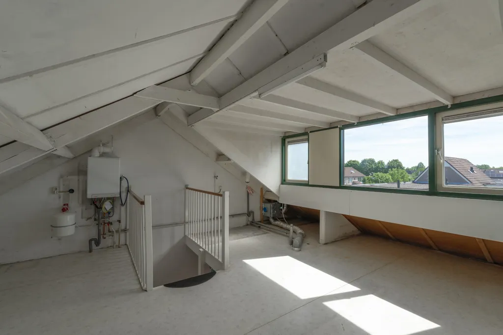 Toad - Two-Storey House with Garden in Elst