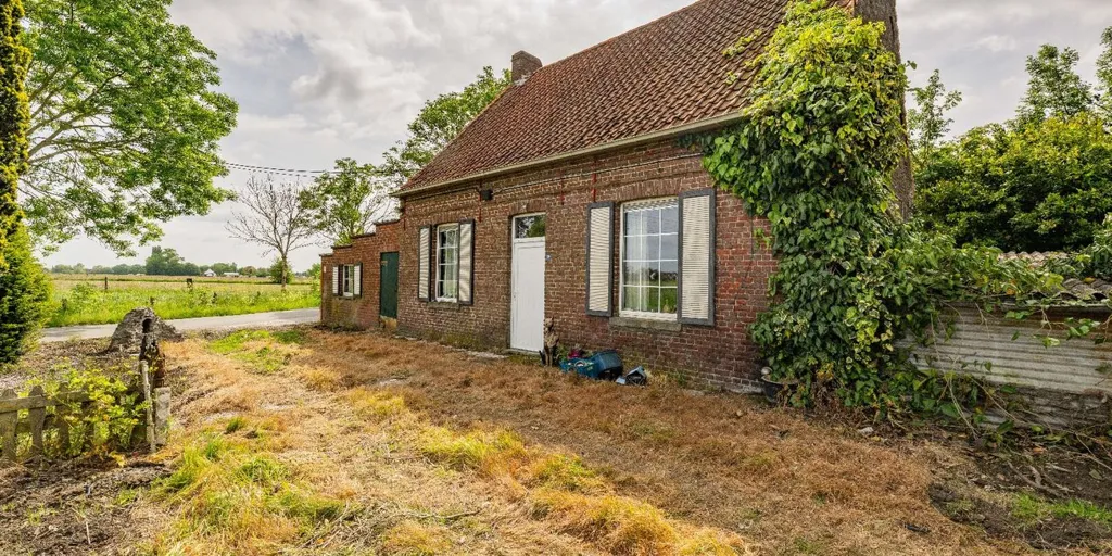 Välivaade - Farmhouse with Barns in Kanegem