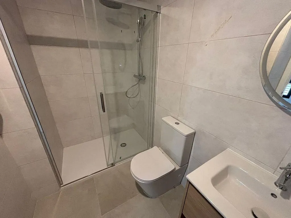 Salles de bain - Modern Flat with Parking in Sabadell