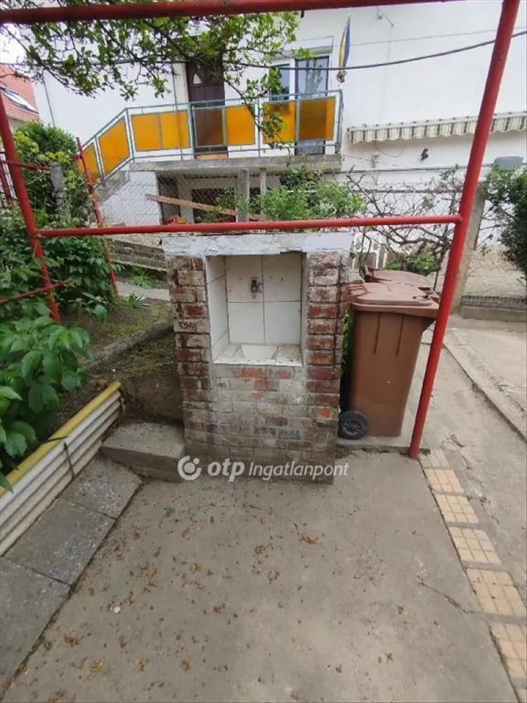 Jardin - Renovatable 1-Bedroom House in Pécs