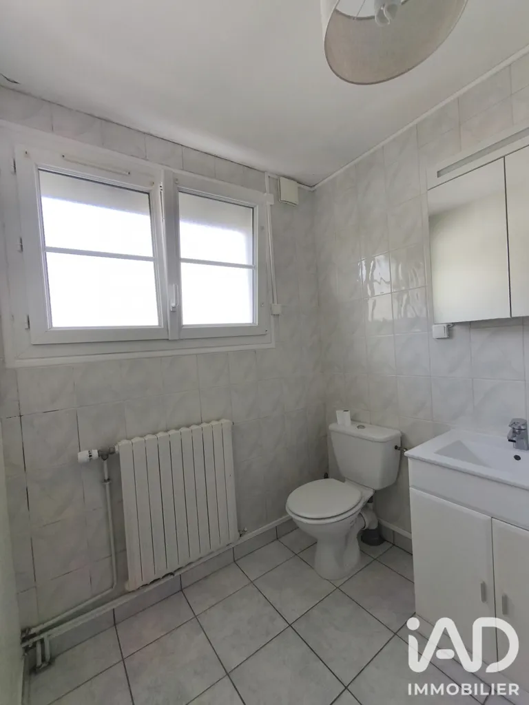Salles de bain - Maison de ville avec dépendance à Breteuil