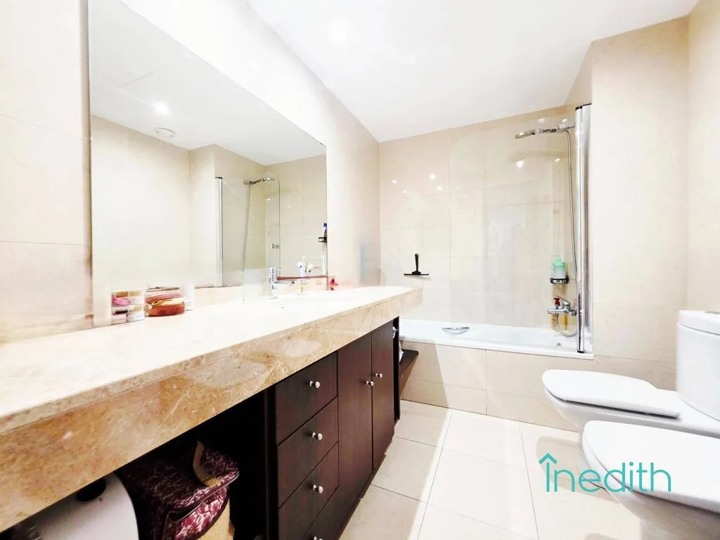 Salles de bain - Duplex Apartment with Pool in Central Castelldefels