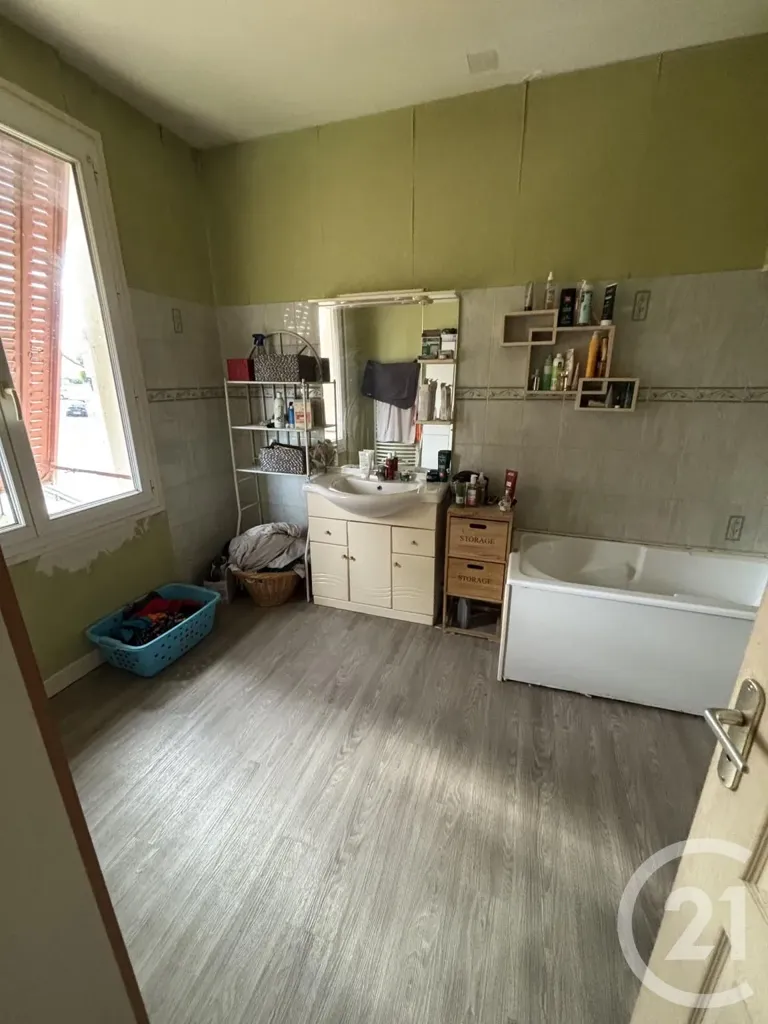 Bagni - 5-Piece House with Garden in Montluçon