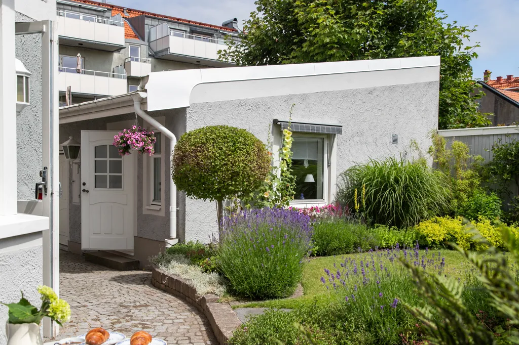 Jardin - City Villa with Garden Oasis in Central Location