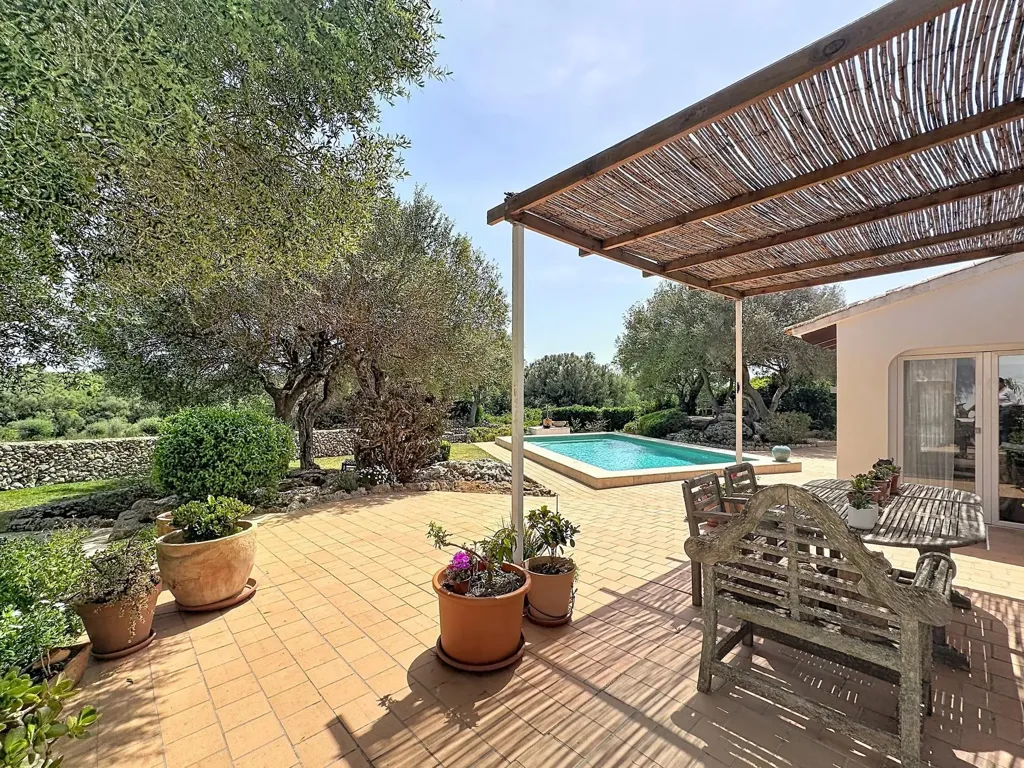 Bassein - Renovated Mediterranean House with Pool in Maó