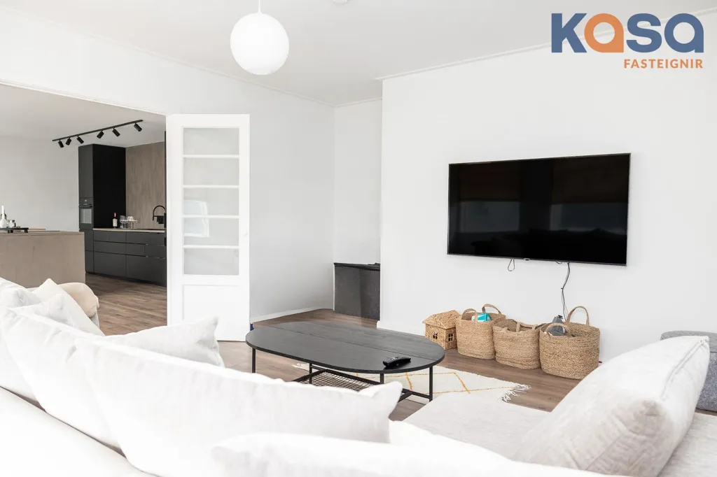 Séjour - Apartment with Open Plan Living in Akureyri