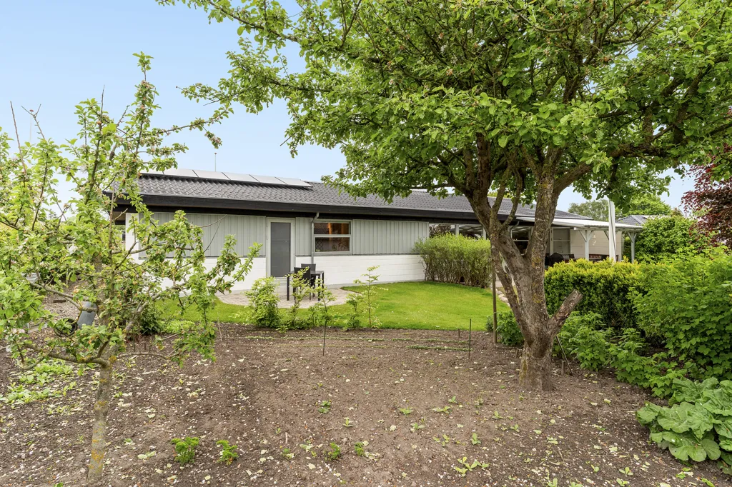 Garden - Modernised Villa with Garden in Linde