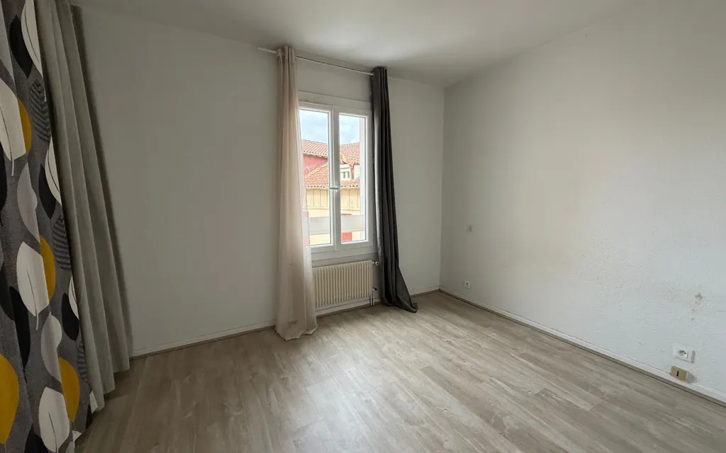 Pièces - Appartement T2 avec Balcon au Centre de Mont-de-Marsan