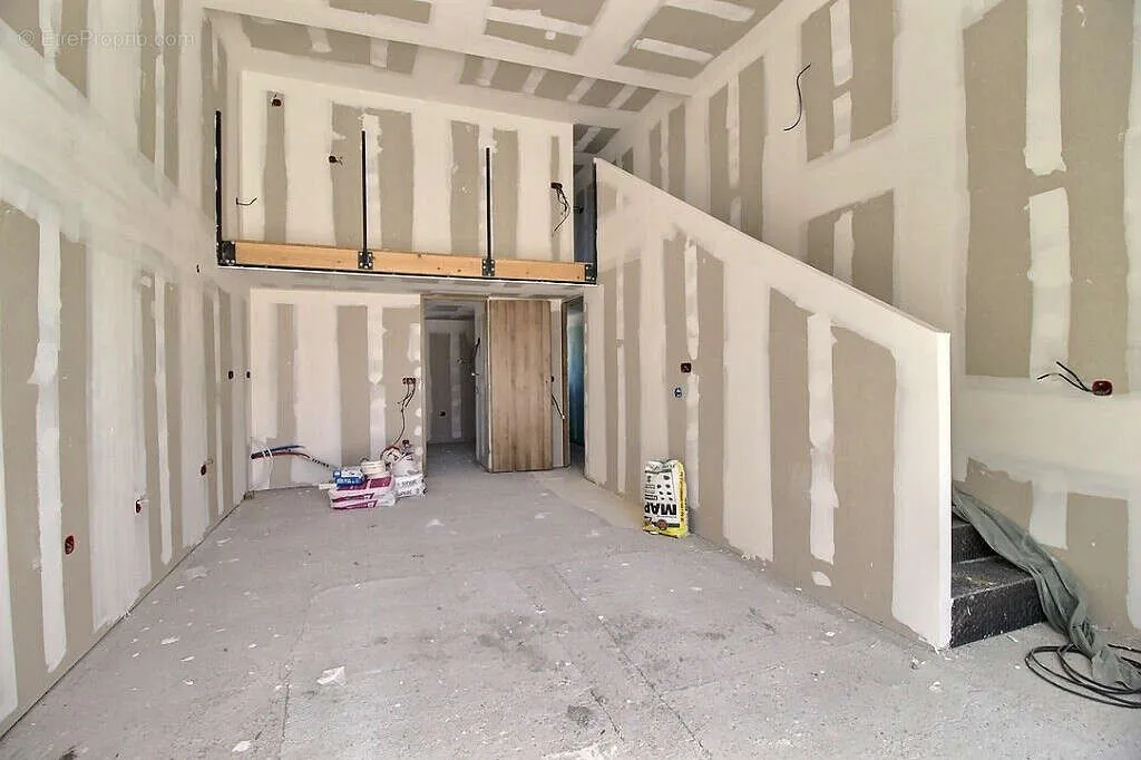 Pièces - Appartement loft avec cour privative à Pernes-les-Fontaines