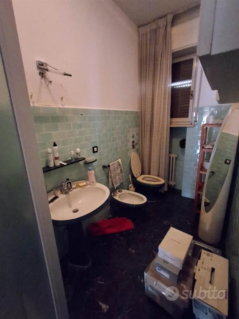 Bathrooms - Apartment with Balcony in Piacenza