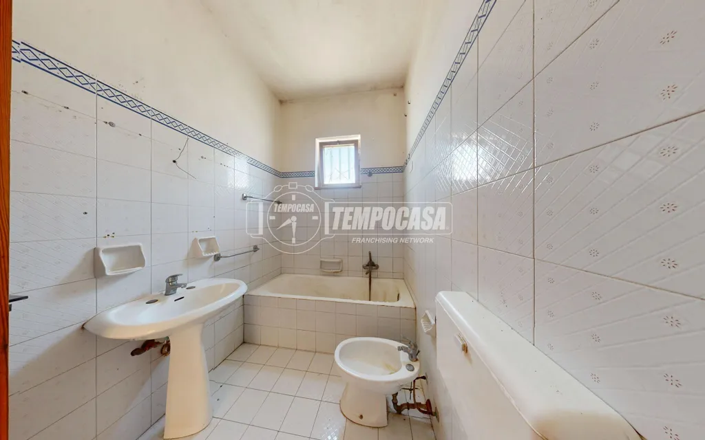 Bathrooms - Independent House with Terraces in Corigliano d'Otranto