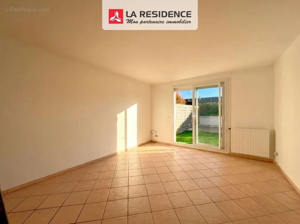 Soggiorno - Duplex with Terrace in Herblay