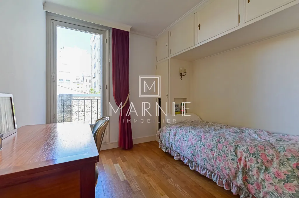 Appartement 4 pièces à Paris 15ème