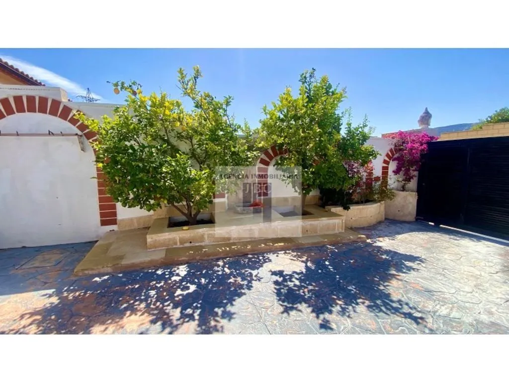 Jardin - Luxury Semidetached House with Views in Cocentaina