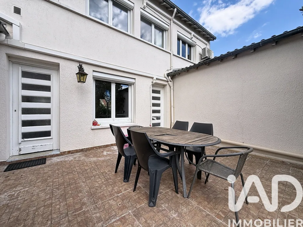 Terrass - House with Large Garden in Ermont