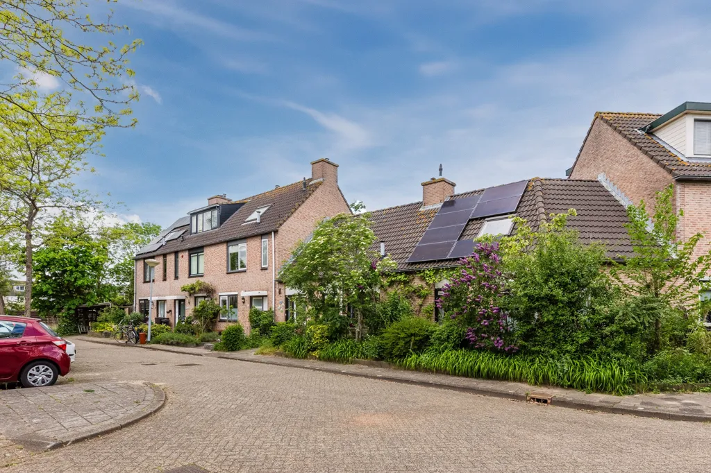 Välivaade - Family Home with Attic in Overbos, Hoofddorp