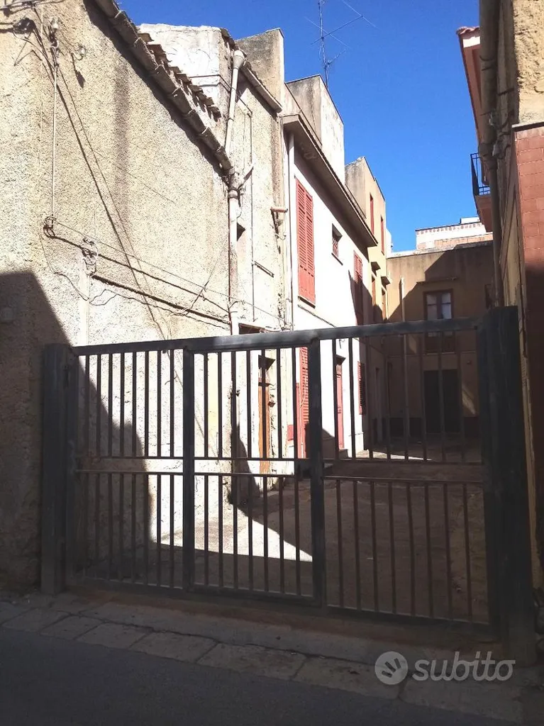 Extérieur - Two-Storey House with Terraces in Central Location
