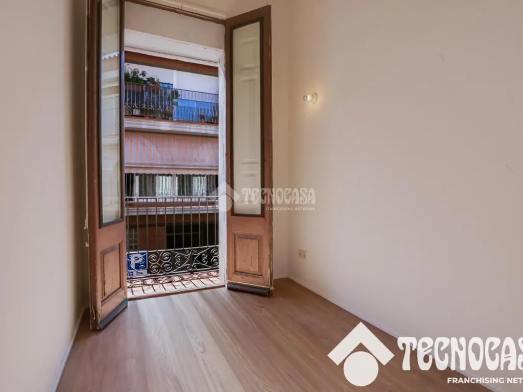 Toad - Reformed Flat with Terrace in Sant Andreu