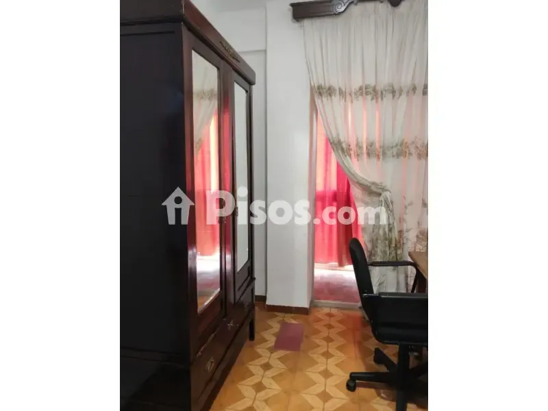 Chambres - Student-Friendly Flat with Balcony in Plaza de Toros
