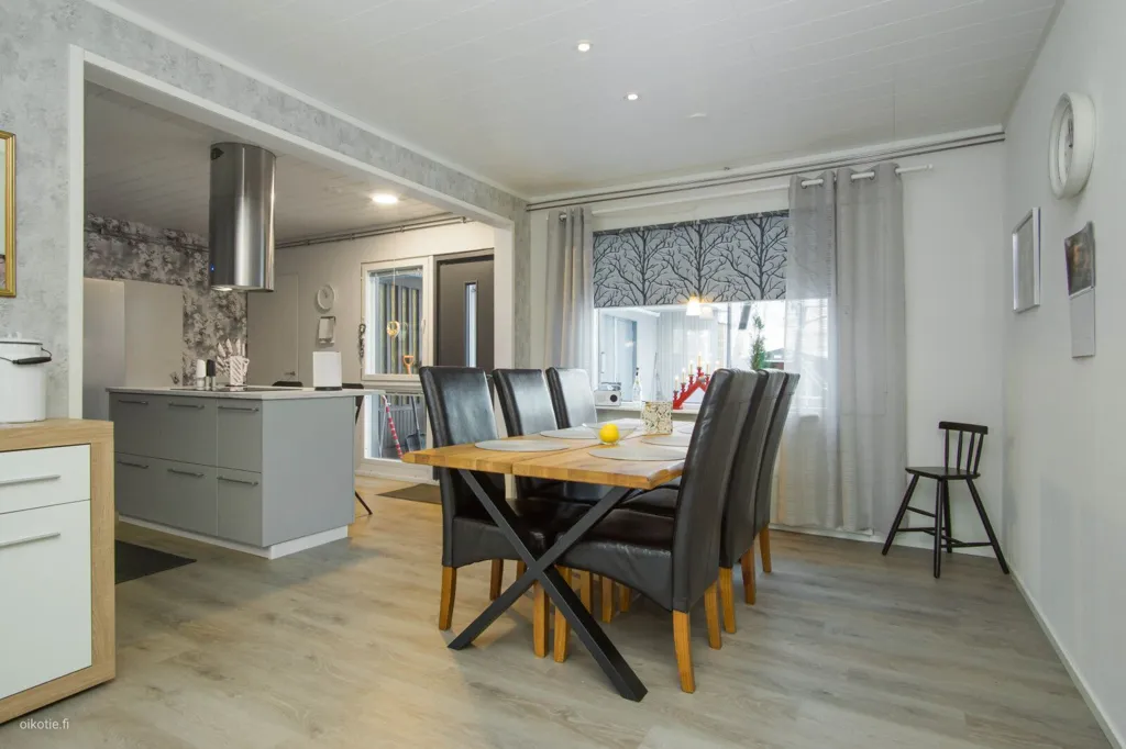 Sala da pranzo - Renovated Detached House in Keminmaa Centre