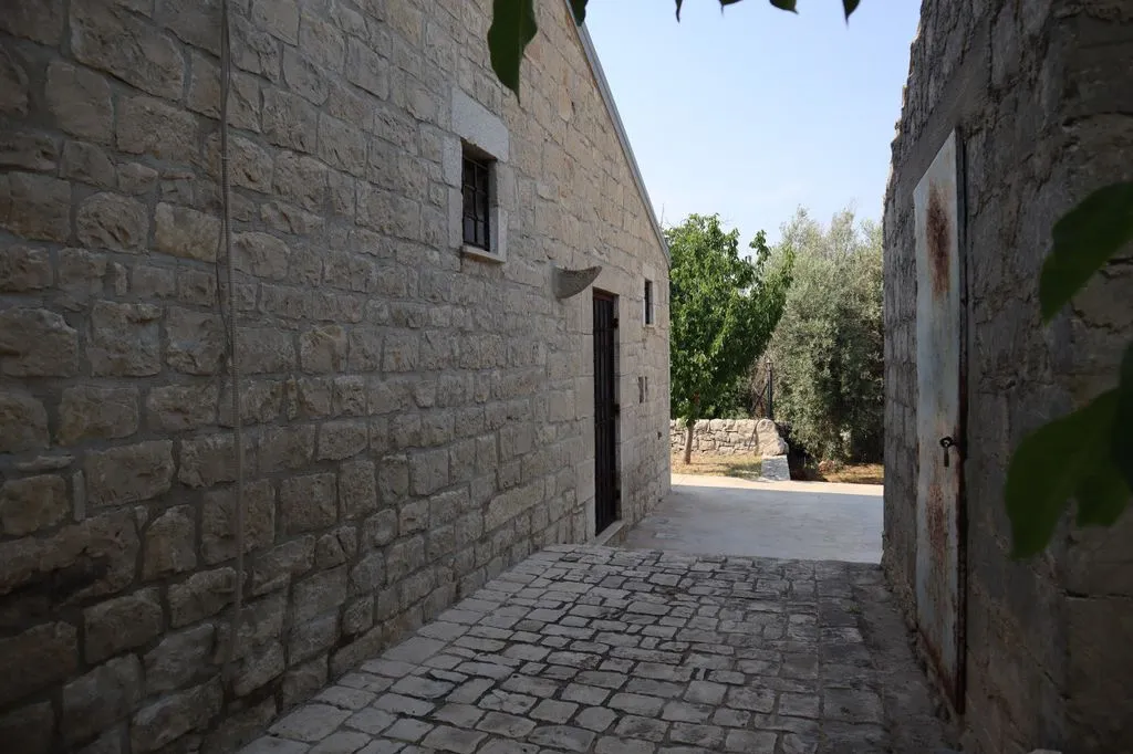 Jardin - Restored Villa with Garden in Modica