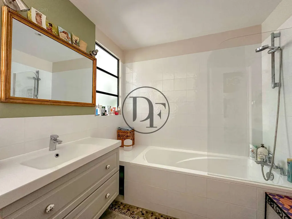 Salles de bain - Appartement de Charme avec Jardin à Avon