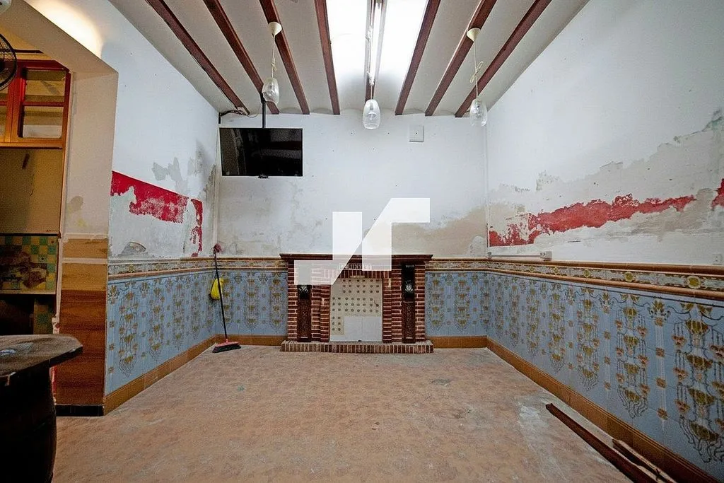 Toad - Three-Storey House with Terraces in Vila-real Centre