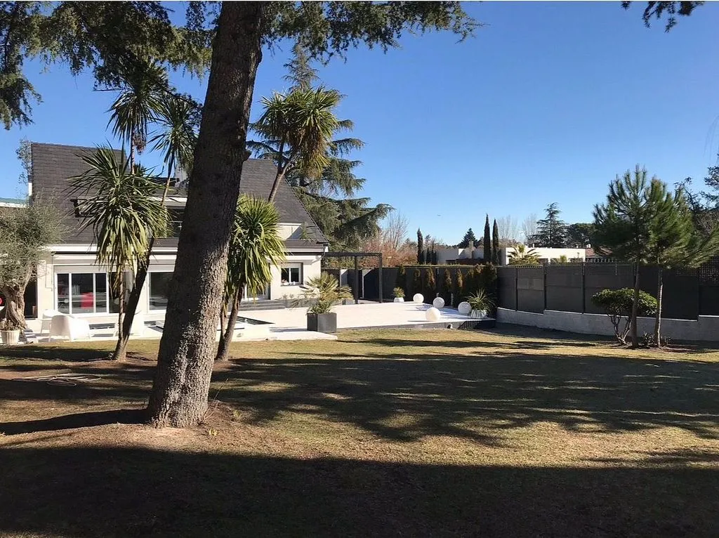 Aed - Chalet with Pool and Terrace in La Moraleja